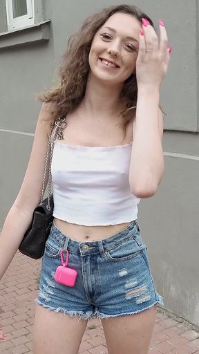 Cameraman Gives Hottie a Sex Lesson