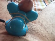 agarro el masajeador de mi suegra, y lo uso como juguete sexual para hacerme la paja