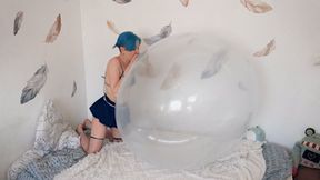 Stashia BTP's crystal blue Wubble Bubble balloon - 480p