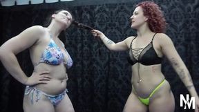 Natural Beauties Enjoy Stretching Their Bodies in Wrestler Style