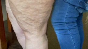 Juliette-RJ and Dolce Amaran Lust on a stand up footsie - BBW - FOOTSIE - FLIP FLOP - THIGH - THICK BODY - BAREFOOT - BBW ASS