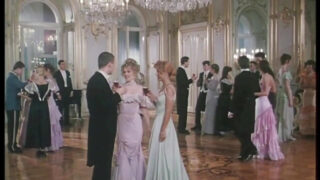 Die großbusigen Schönheiten Rossana Doll und Simona Valli lassen sich von Attila Schuster, Christoph Clark und Richard Langin intensiv anal verwöhnen.