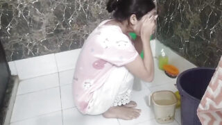 Clip hardcore về cô gái Ấn Độ có bộ ngực nhỏ và chặt chẽ đang quan hệ tình dục qua đường hậu môn