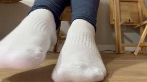 Sugargirlx2 Drips Lotion onto Her Feet and Sensually Rubs it in with Her Feet