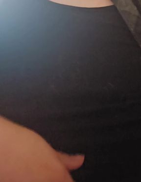 Homemade amateur girl plays with nipple clamps