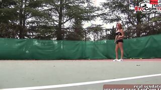 Dark Haired and blonde tennis teenagers make 3-way ffm outside