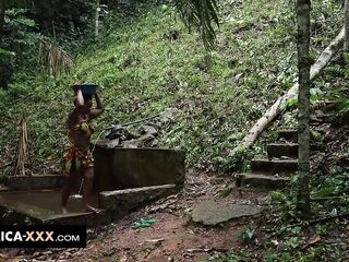 Hot encounter in the jungle