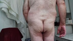 Coach Karl Plays Tunes on His Butt