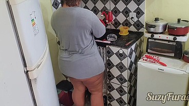 Comendo ebony bbw na cozinha