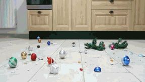 Christmas toys scattered on the floor MP4(1280x720)FHD