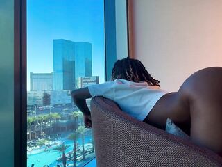 A Vibe And A Creampie In Vegas