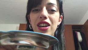 La gigantessa Valerie ti ha beccato - Giantess Valerie caught you! (2 PART)