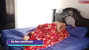 madura se masturba mientras su amiga duerme a su lado y cuando despierta la descubre y le dice que le gusta lo que ve y quiere probar sexo lesbico - porno en espanol