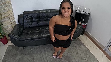 A primeira vez da anãzinha Baixinha Bundudinha e ela resolveu fazer seu primeiro anal
