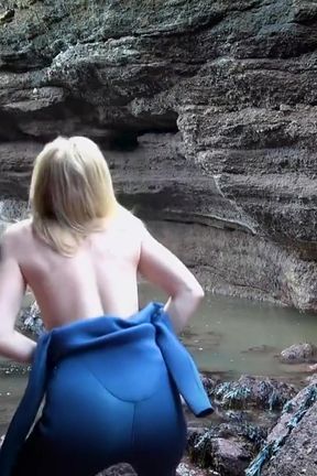 Wetsuit JOI &amp; Rubber Rubdown by the Sea