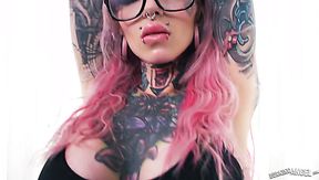 Huge breasted pink haired sexpot Sydnee Vicious gets hammered hard