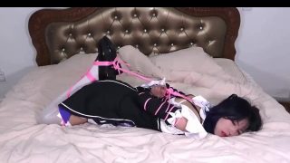 Chińska laska cosplayerka 2B z Nier: Automata zostaje związana