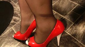 Annadevot - Red - White - Black and 14 centimeters;-)