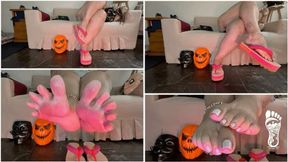 Juliette_RJ Making you cum befrore Halloween Party - FOR MOBILE DEVICES USERS - JOI - SOLO FEMALE - FOOT FETISH - CUM COUNTDOWN - THICK LEGS - BIG ASS - BRAZILIAN QUEEN - BBW MILF - FEET JOI - DANGLING