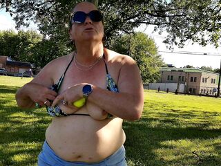 gal flaunts her body, focusing on boobies for huge profit by aurora and axel knight