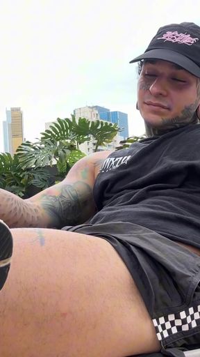 The Giant Macabreink Publicly Humiliates the Tiny Human