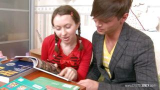 Slutty store naturlige bryster MILF Wendy Harper rider pik før intens røvfucking