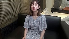 一週間限定 かわいい顔した保育士の大きいクリは必見顔とおまん