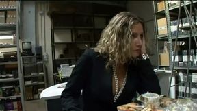 Eager Italian MILF Alessia Donati gives deepthroat and rides cock