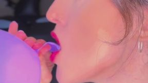 Looner Empress sexually blows up balloons