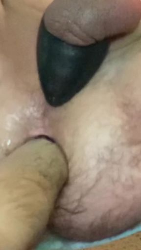 Thrilling moment from "Great fisting session with Fire281.  Good opening, depth, fun with PigHole FF and a good view inside"