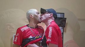 primeira vez com meu amigo de futebol