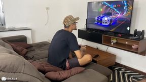 amiga da minha irma venho jogar videogame e as coisas sairam de controle