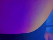 me vio en bragas, no se aguantó y terminó montando su verga