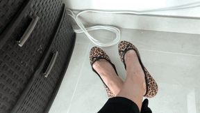 SECRETARY IN FLATS BANDAIDS ON HER TIRED FEET - MP4 HD