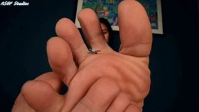 (GM) Your Holiday wish comes true! But did you really want this?? TRAPPED IN BRATTY ASIAN GIANTESS TOES! Pt 2 - MP4