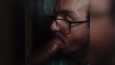 Mamando um pauzão na cabine.