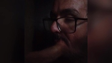 Mamando um pauzão na cabine.