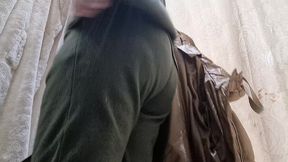 farts in the public clothing store