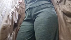 farts in the public clothing store