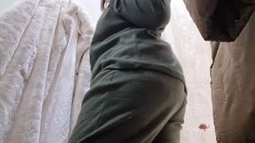 farts in the public clothing store