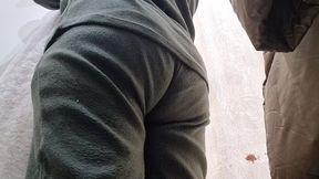 farts in the public clothing store