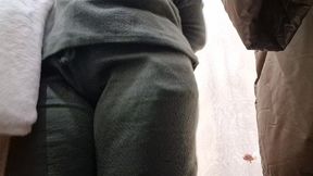 farts in the public clothing store