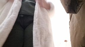 farts in the public clothing store
