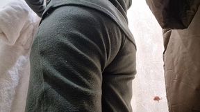 farts in the public clothing store