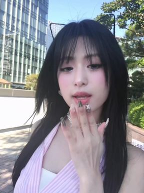 Korean k-pop star shows off her sexy moves