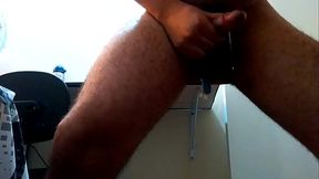 Gozando com brinquedo no cuzinho