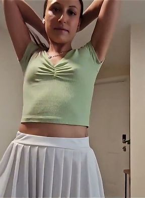 Petite Girlfriend Lets Me Cum in Her Mouth