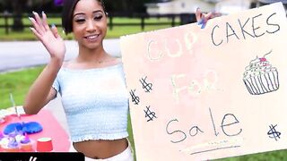 Tiny Ebony Hot Selling Cupcakes For College Decides To Sell