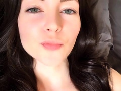 TheTinyFeetTreat - ASMR - Kissing Your Girlfriend