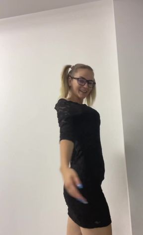 Anal-loving blonde amateur babe shows off her cute tits